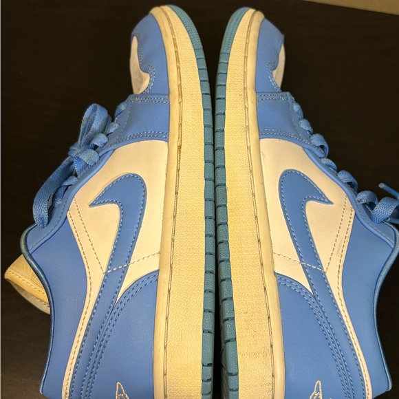 Air Jordan 1 Low UNC Women’s Size 7 / Men 5.5Y (2024) AO9944-441 University Blue - Picture 7 of 8